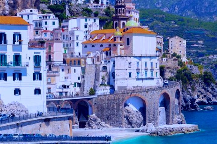 Sofia, 26 — Escort in Dimaro, Italy