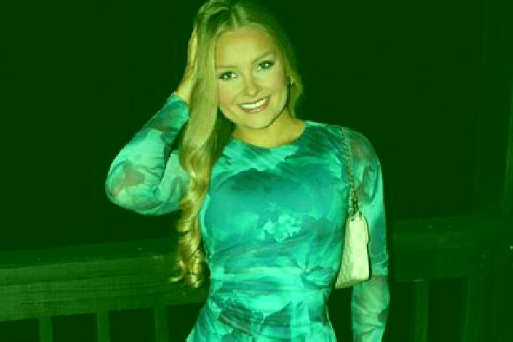 Sofia, 27, a blonde grey-eyed middle eastern companion based in Lakin. Offering Tantra, Dinner Date, Roleplay. Available for incall and outcall, day and even...