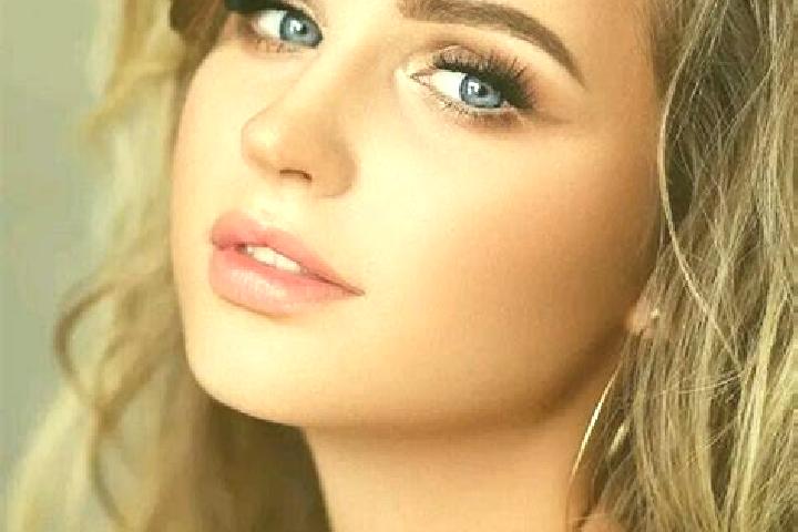 Sofia, 27, a dark blonde blue-eyed slavic companion based in Hazar. Offering Prostate Massage, Travel Companion, Domination, A-Level, 69. Available for incal...