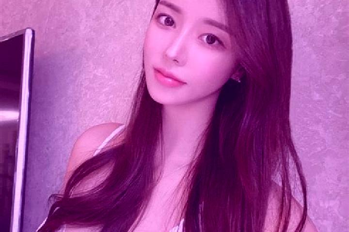 Sofia, 27 — Escort in Maomiaoji, China