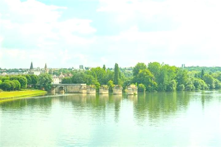 Sofia, 27 — Escort in Poisy, France