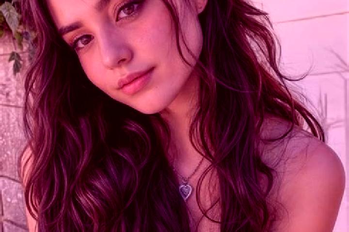 Sofia, 28, a black hazel-eyed asian companion based in Loeningen. Offering Dinner Date, Party Girl, 69, Erotic Massage, Roleplay. Available for incall and ou...