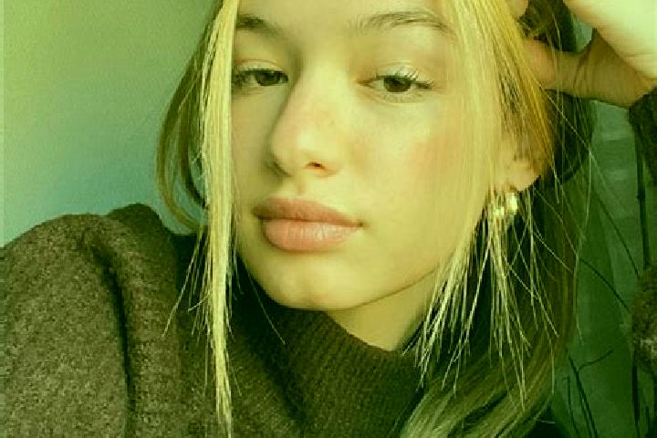 Sofia, 28, a blonde brown-eyed mixed companion based in Novyi Rozdil. Offering CIM, OWO, Striptease. Available for incall and outcall, day and evening dates.