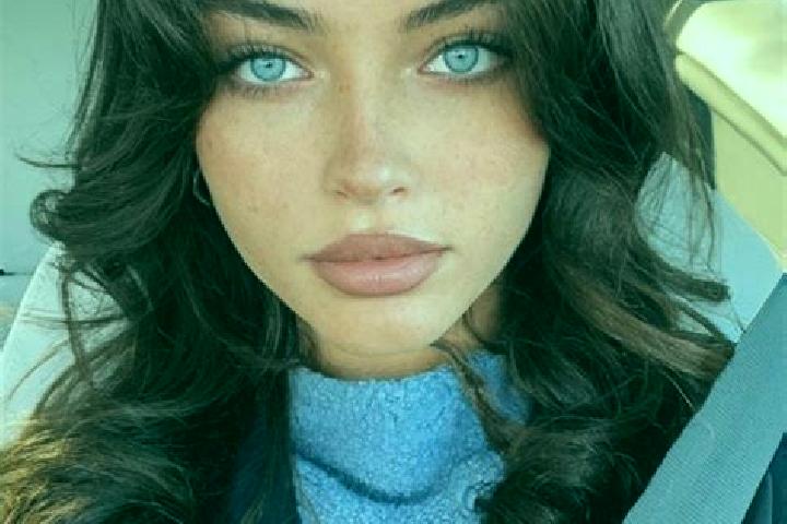 Sofia, 28, a brunette dark-eyed mixed companion based in Vic-la-Gardiole. Offering A-Level, Roleplay, Deep French Kissing, Erotic Massage. Available for inca...