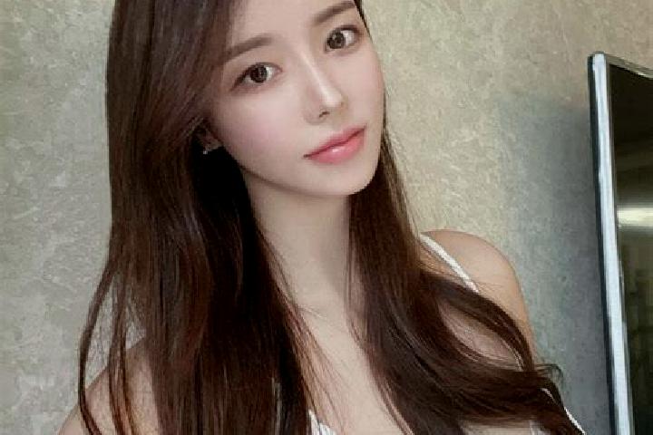 Sofia, 28 — Escort in Sarigoel, Turkey