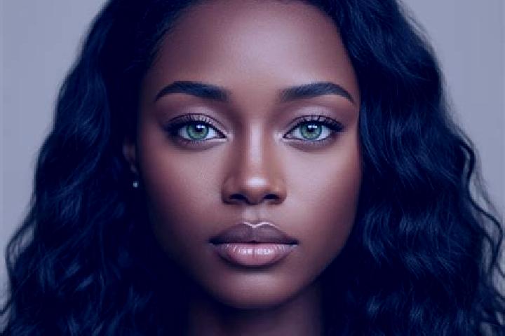 Sofia, 29, a auburn green-eyed ebony companion based in El Nuro. Offering GFE, Fetish, CIM. Available for incall and outcall, day and evening dates.