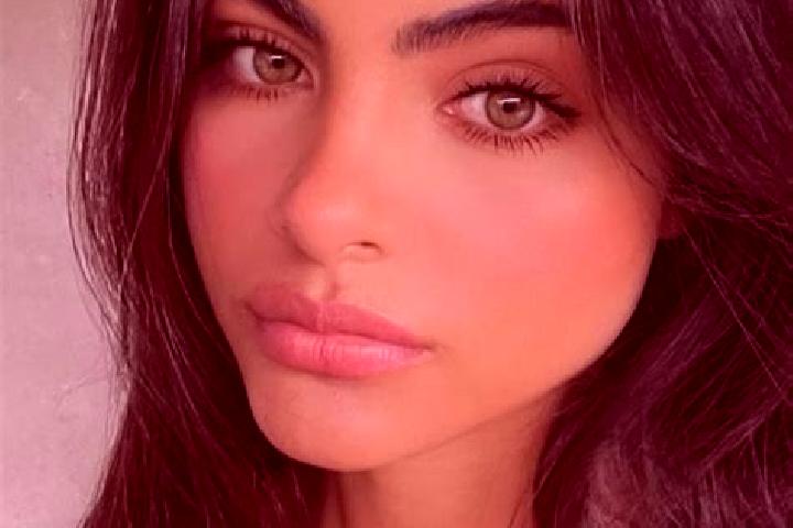 Sofia, 29, a brunette hazel-eyed european companion based in La Soledad. Offering Prostate Massage, Domination, Party Girl, Tantra. Available for incall and ...