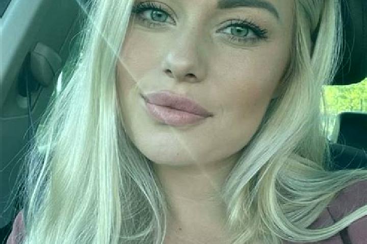 Sofia, 30, a blonde hazel-eyed indian companion based in North Berwick. Offering A-Level, Erotic Massage, CIM, Prostate Massage. Available for incall and out...