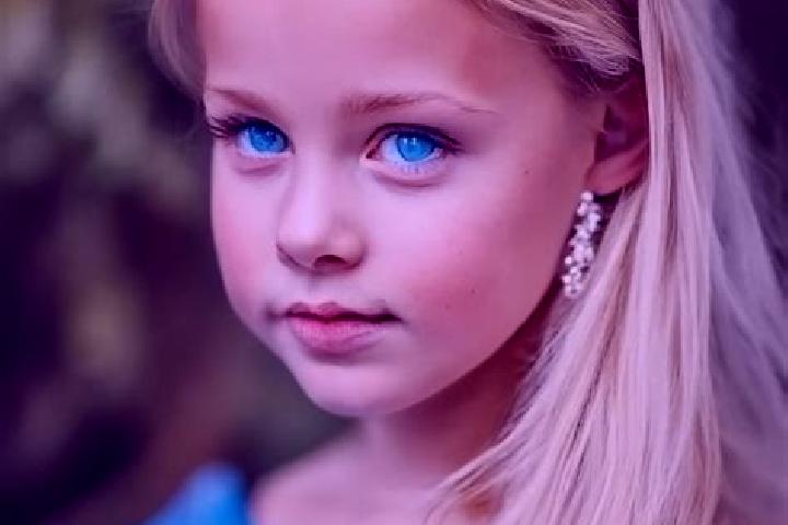 Sofia, 30, a dark blonde blue-eyed mediterranean companion based in Plati. Offering Roleplay, Massage, CIM, Travel Companion. Available for incall and outcal...