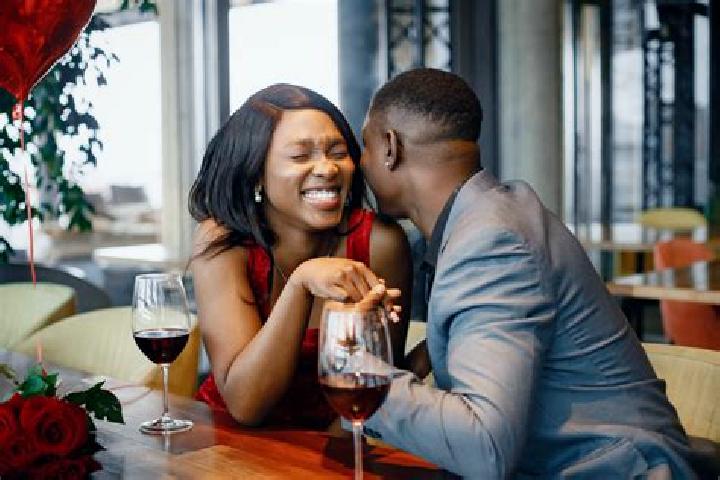 Sofia, 30, a red dark-eyed ebony companion based in Saint-Rogatien. Offering Dinner Date, Striptease, Couples, Party Girl, OWO. Available for incall and outc...