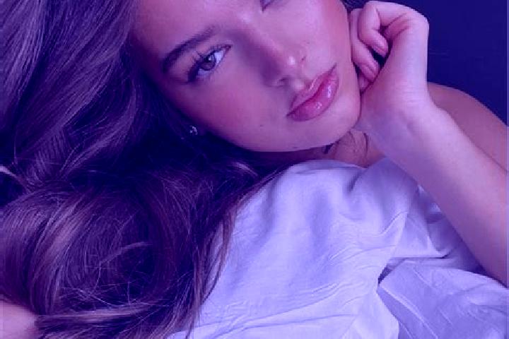 Sofia, 31, a auburn hazel-eyed latina companion based in Mpondwe. Offering Prostate Massage, CIM, Girlfriend Experience, Domination. Available for incall and...