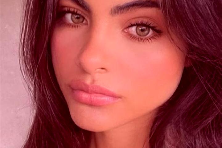 Sofia, 31, a black hazel-eyed european companion based in Inuvik. Offering Massage, CIM, Dinner Date, Tantra. Available for incall and outcall, day and eveni...