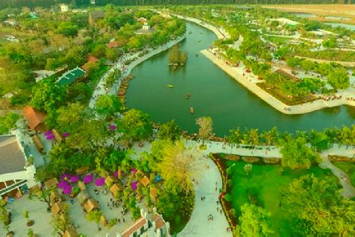 Sofia, 32 — Escort in Khanh Vinh, Vietnam