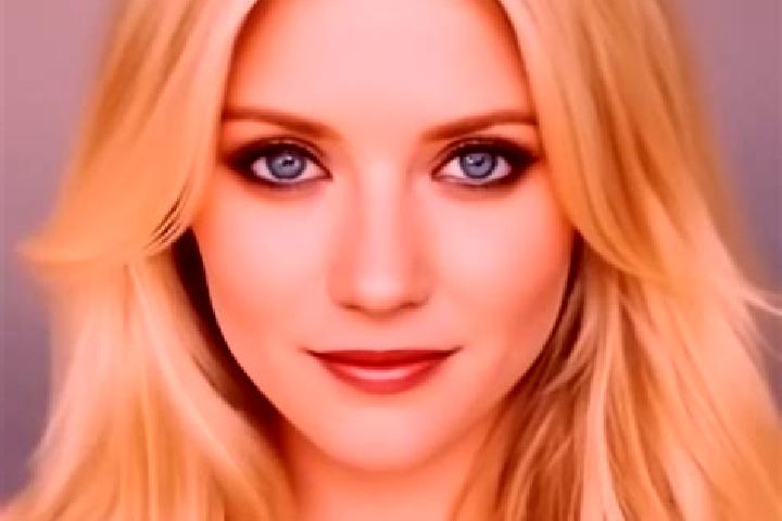 Sofia, 33, a blonde grey-eyed caucasian companion based in Dolni Zandov. Offering BDSM, Fetish, Couples. Available for incall and outcall, day and evening da...