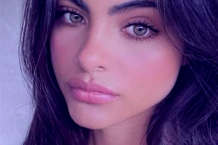 Sofia, 33, a red dark-eyed indian companion based in Satis. Offering Massage, Dinner Date, Travel Companion, CIM, 69. Available for incall and outcall, day a...