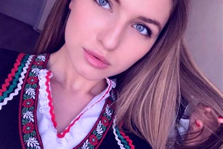 Sofia, 34, a blonde green-eyed slavic companion based in Pueblito de San Juan. Offering Massage, A-Level, Striptease, Roleplay, Deep French Kissing. Availabl...