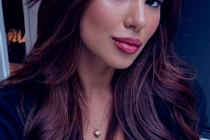 Sofia, 34, a chestnut brown-eyed latina companion based in Yardimli. Offering Dinner Date, A-Level, CIM, Domination, Erotic Massage. Available for incall and...