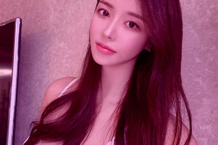 Sofia, 34 — Escort in Hujindian, China