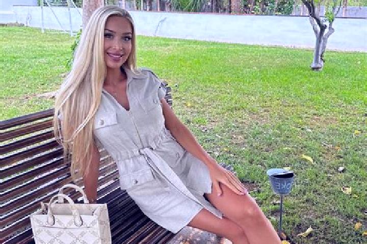 Sofia, 34 — Escort in Puebla de Guzman, Spain
