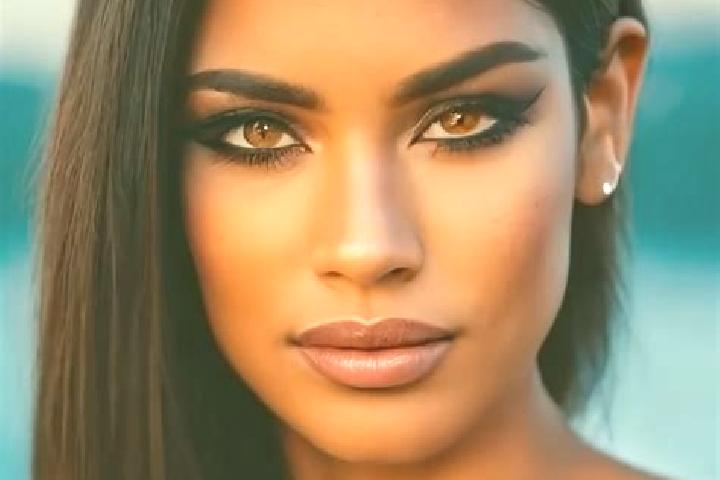 Sofia, 35, a black brown-eyed latina companion based in Lacs. Offering Dinner Date, Tantra, OWO, BDSM. Available for incall and outcall, day and evening dates.