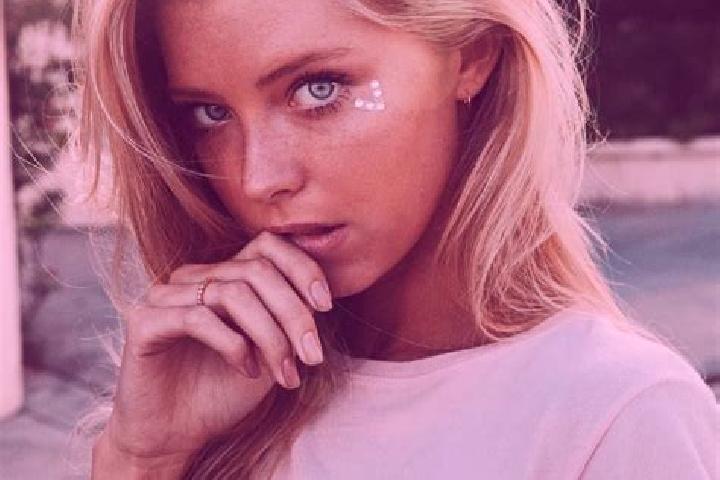 Sofia, 35, a blonde blue-eyed middle eastern companion based in Ambivere. Offering Erotic Massage, Tantra, Girlfriend Experience, Roleplay. Available for inc...