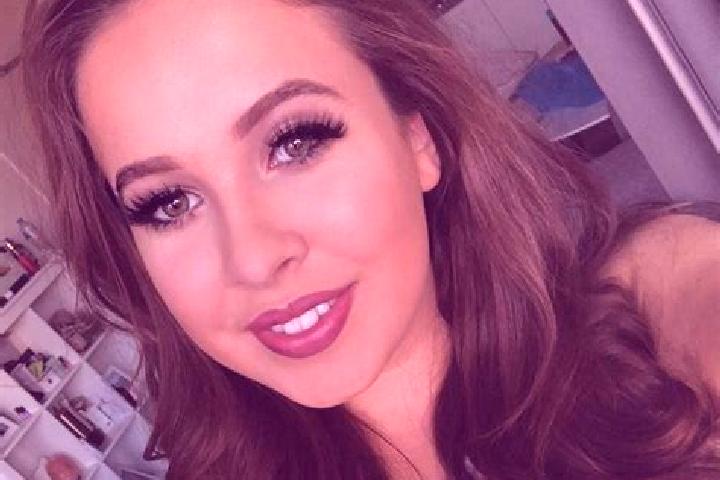 Sofia, 36, a auburn amber-eyed european companion based in North Newbald. Offering 69, Dinner Date, GFE, Fetish, Duos. Available for incall and outcall, day ...