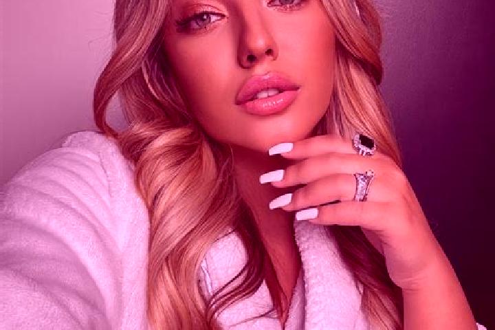 Sofia, 36, a blonde grey-eyed latina companion based in Agarak. Offering BDSM, Prostate Massage, Roleplay. Available for incall and outcall, overnight bookin...