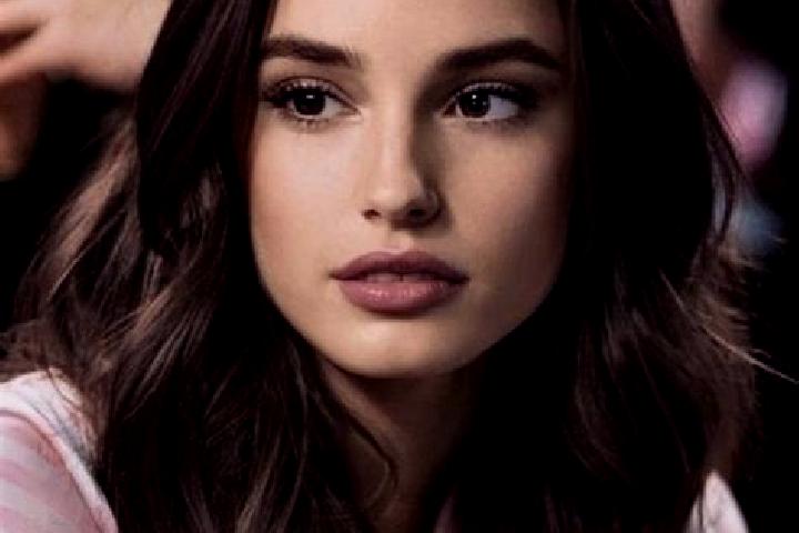 Sofia, 36, a brunette brown-eyed mixed companion based in Lisowice. Offering Erotic Massage, Girlfriend Experience, Dinner Date, 69, CIM. Available for incal...