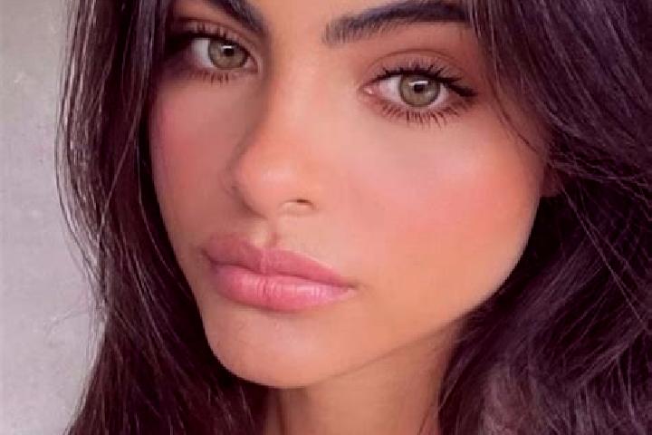 Sofia, 36, a brunette green-eyed caucasian companion based in Asau. Offering Deep French Kissing, CIM, Tantra, Party Girl. Available for incall and outcall, ...