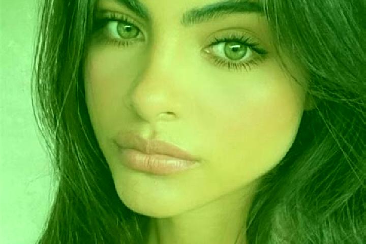 Sofia, 36, a chestnut dark-eyed caucasian companion based in Padiglione. Offering Domination, Fetish, Girlfriend Experience. Available for incall and outcall...