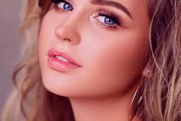 Sofia, 36, a dark blonde blue-eyed mediterranean companion based in Chisquilla. Offering GFE, Duos, Massage. Available for incall and outcall, overnight book...