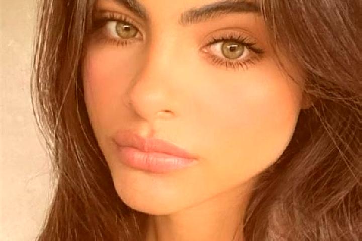 Sofia, 36, a red green-eyed indian companion based in Deohra. Offering Roleplay, Couples. Available for incall and outcall, day and evening dates.