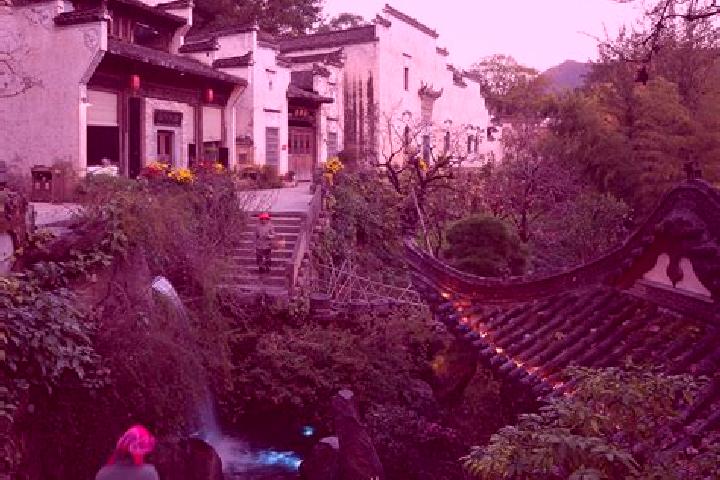 Sofia, 36 — Escort in Huangge, China