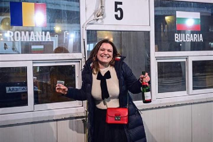 Sofia, 36 — Escort in Iohanisfeld, Romania