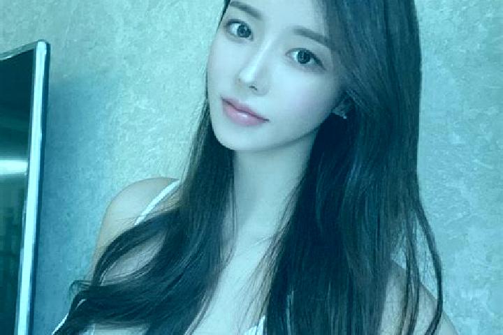 Sofia, 36 — Escort in Mazhonghe, China