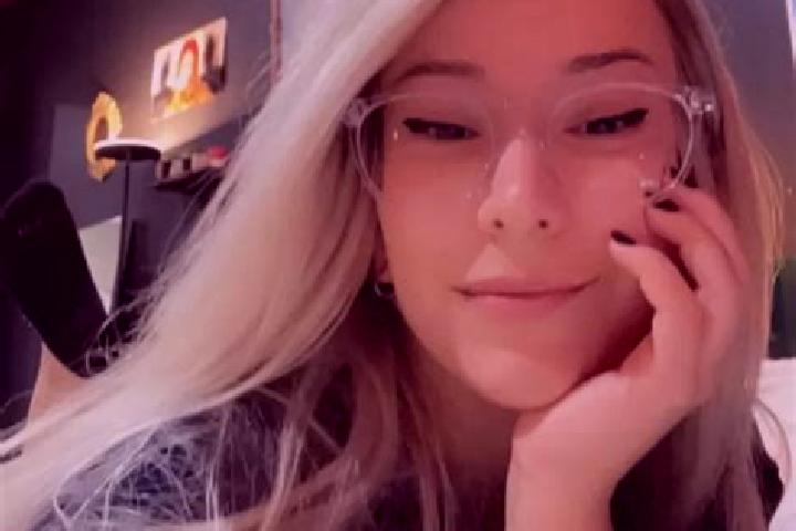 Sofia, 37, a blonde dark-eyed caucasian companion based in Great Missenden. Offering Domination, Erotic Massage, Couples, Prostate Massage. Available for inc...