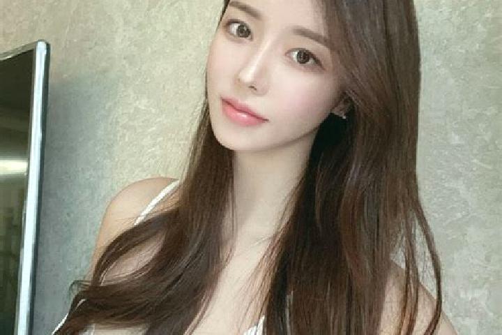 Sofia, 37 — Escort in Wushengguan, China