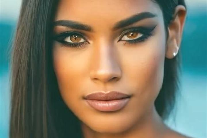 Sofia, 38, a black amber-eyed latina companion based in Muurame. Offering A-Level, BDSM, OWO, Dinner Date, Duos. Available for incall and outcall, day and ev...