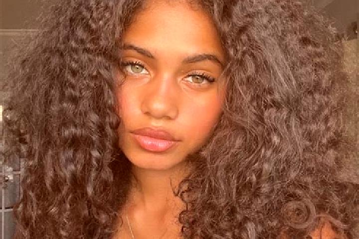 Sofia, 38, a brunette blue-eyed ebony companion based in Pont-Trambouze. Offering Duos, Party Girl, Domination. Available for incall and outcall, day and eve...