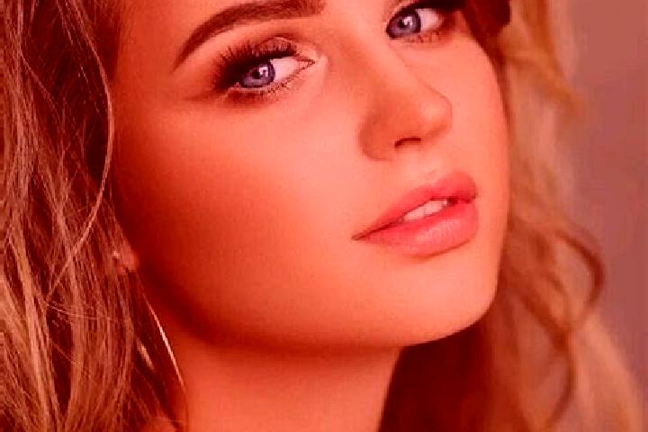 Sofia, 38, a dark blonde blue-eyed ebony companion based in Altena. Offering Duos, Deep French Kissing, Erotic Massage. Available for incall and outcall, day...