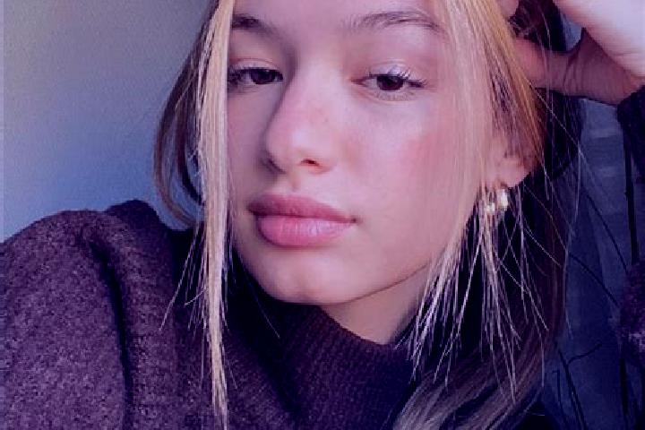Sofia, 39, a blonde brown-eyed mixed companion based in Jabungsisir. Offering BDSM, Roleplay, GFE, Girlfriend Experience. Available for incall and outcall, o...