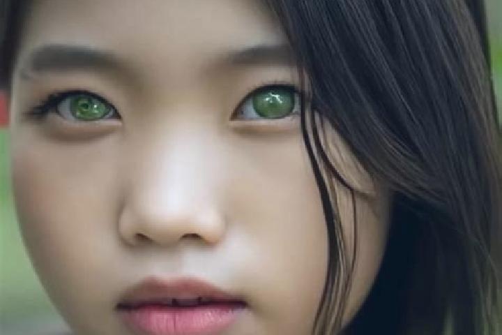 Sofia, 39, a blonde green-eyed asian companion based in Sinca Noua. Offering Overnight, Girlfriend Experience, BDSM. Available for incall and outcall, overni...