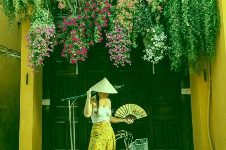 Sofia, 39 — Escort in Cau Go, Vietnam
