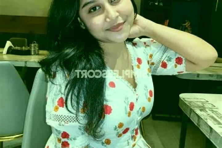 Sofia, 39 — Escort in Valsad, India