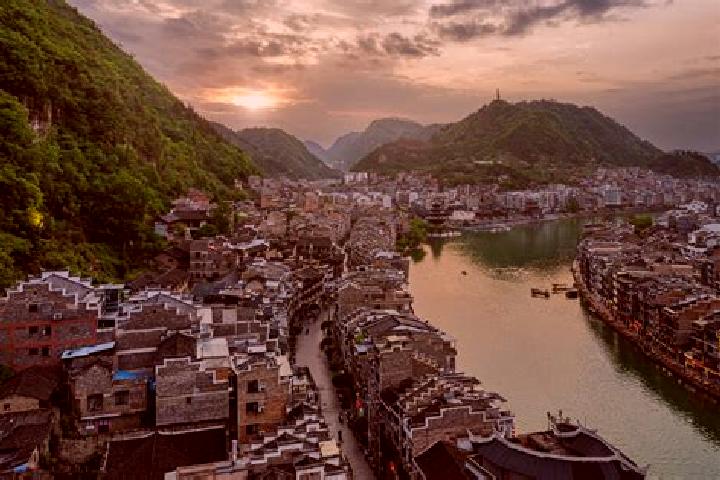 Sofia, 39 — Escort in Zhenyuan, China