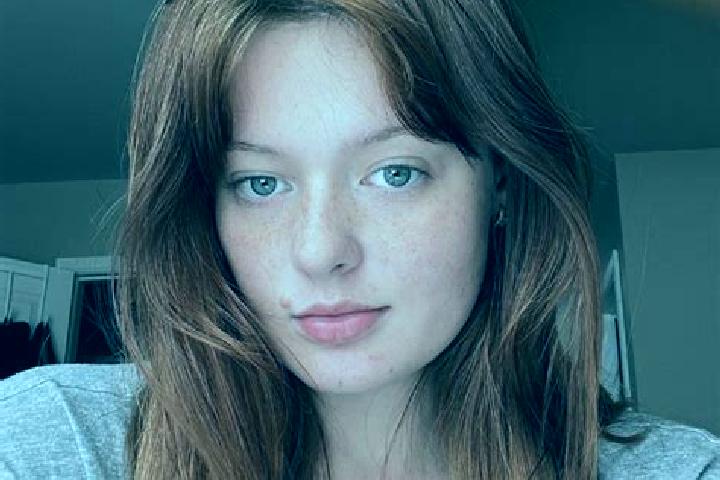 Sophia, 20, a auburn grey-eyed mixed companion based in Duliajan. Offering Roleplay, Party Girl, Fetish. Available for incall and outcall, day and evening da...