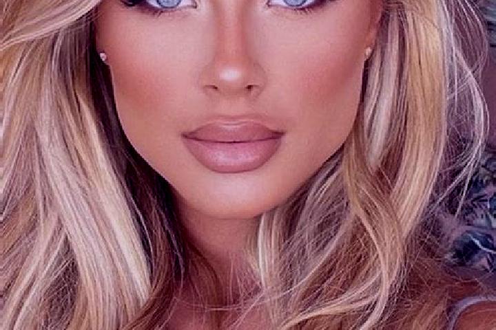 Sophia, 20, a blonde blue-eyed latina companion based in Kletnya. Offering Massage, Prostate Massage, Tantra. Available for incall and outcall, overnight boo...