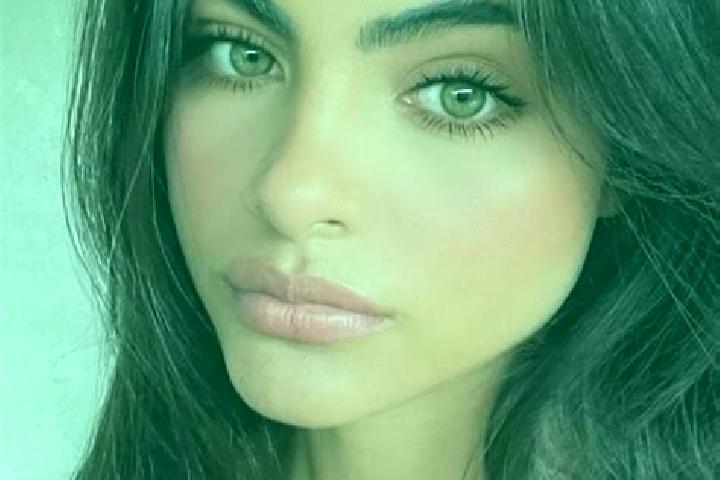 Sophia, 20, a brunette green-eyed mediterranean companion based in Kong Ra. Offering Striptease, A-Level, Duos, OWO. Available for incall and outcall, day an...