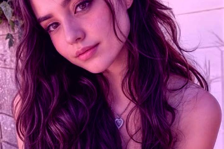 Sophia, 20, a brunette hazel-eyed caribbean companion based in Umbrete. Offering Fetish, Deep French Kissing, CIM, Tantra. Available for incall and outcall, ...