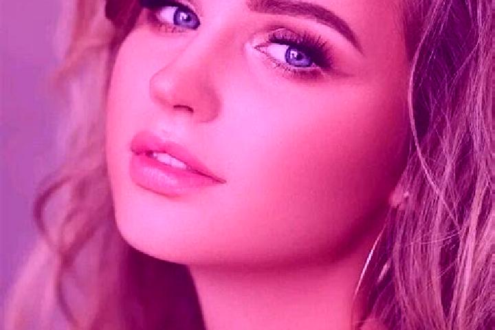 Sophia, 20, a dark blonde blue-eyed european companion based in Chodow. Offering Party Girl, Girlfriend Experience, Dinner Date, BDSM. Available for incall a...